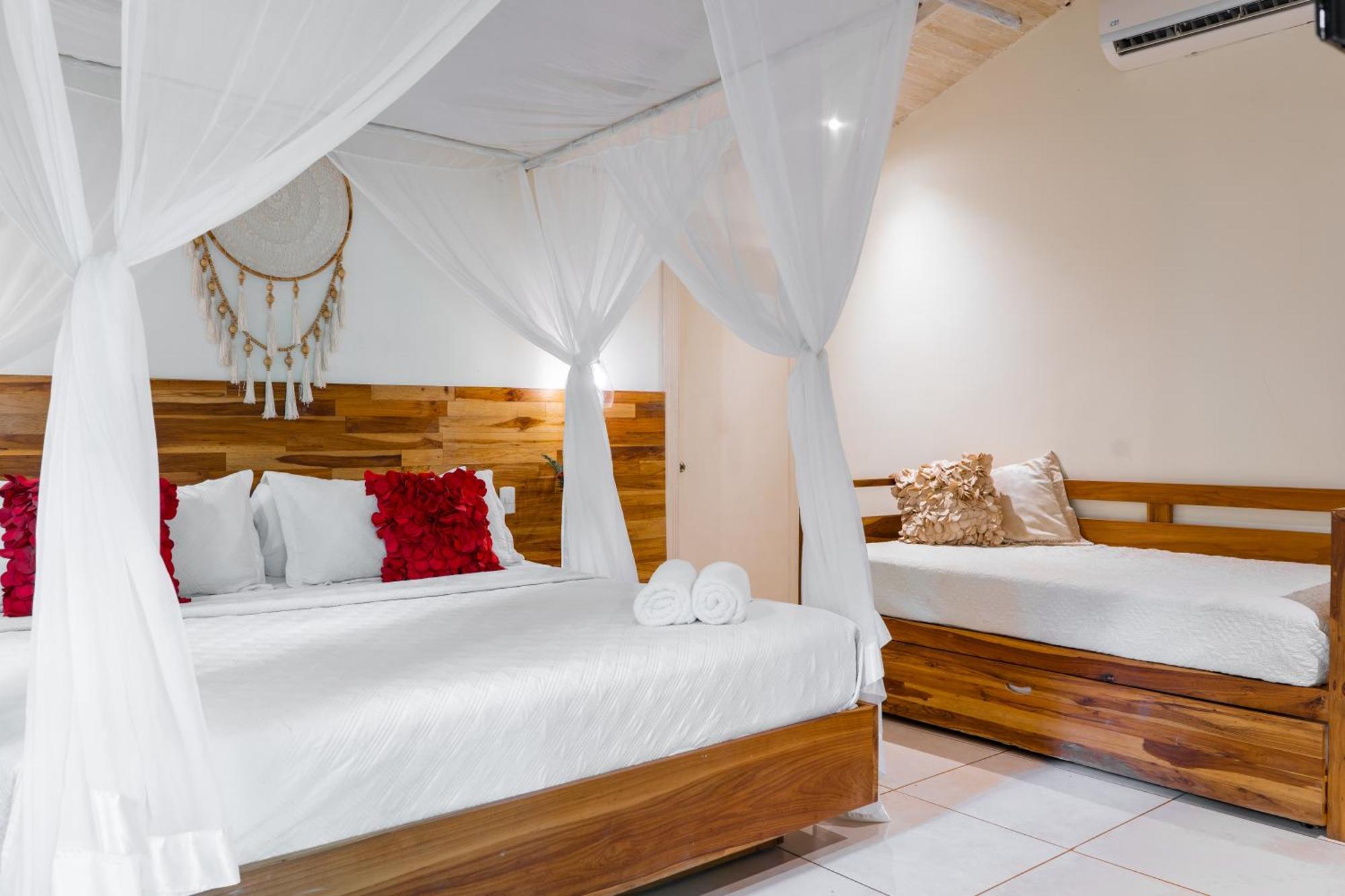 Banana Beach Bungalows Playa Santa Teresa  外观 照片